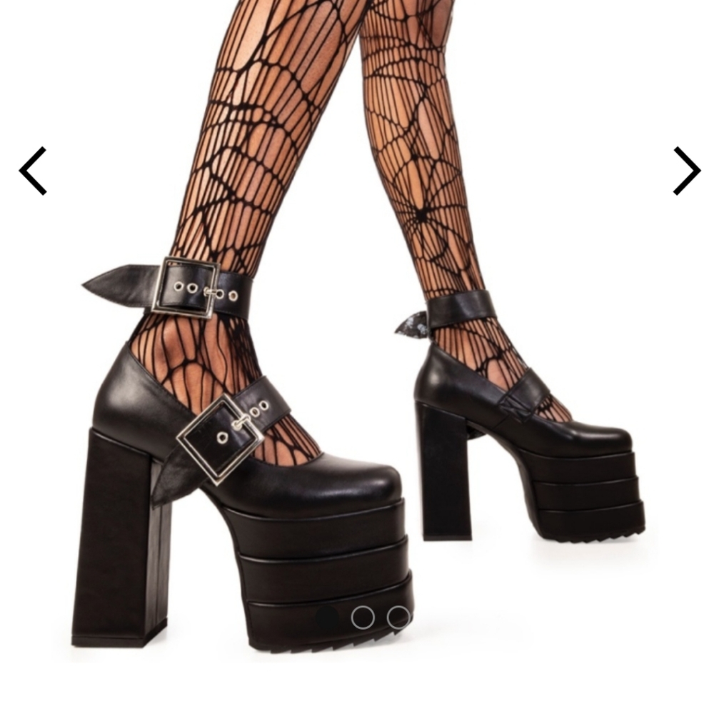 BNIB Lamoda Automatic Chunky Platform Heels